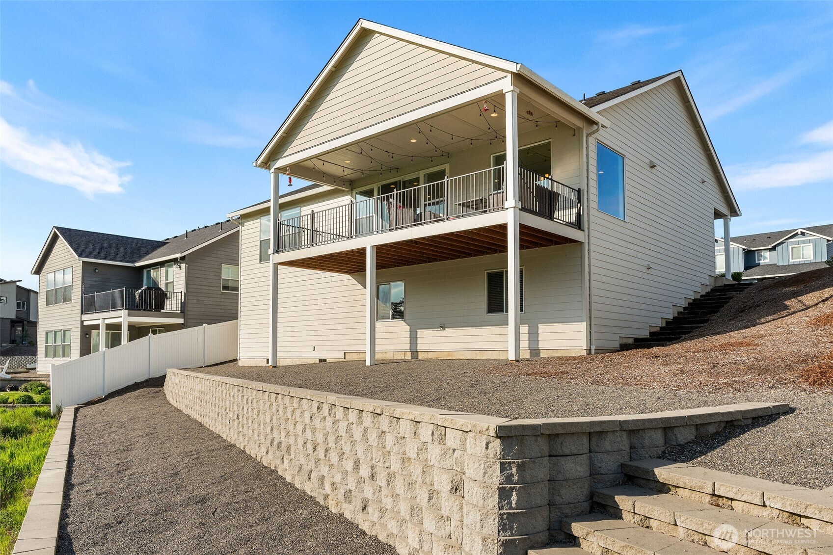 826 W Golden Eagle Avenue