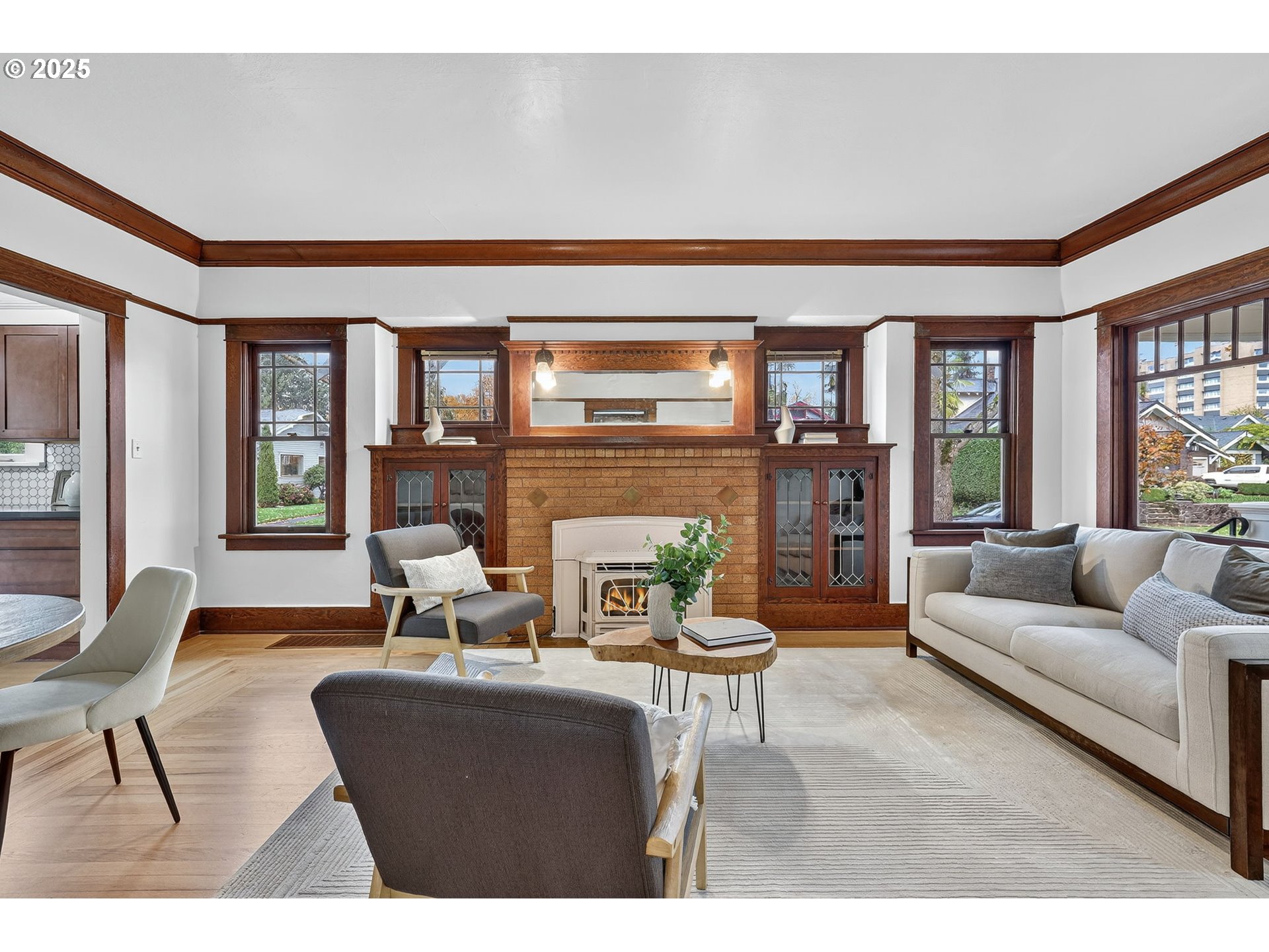 401 W 23RD ST