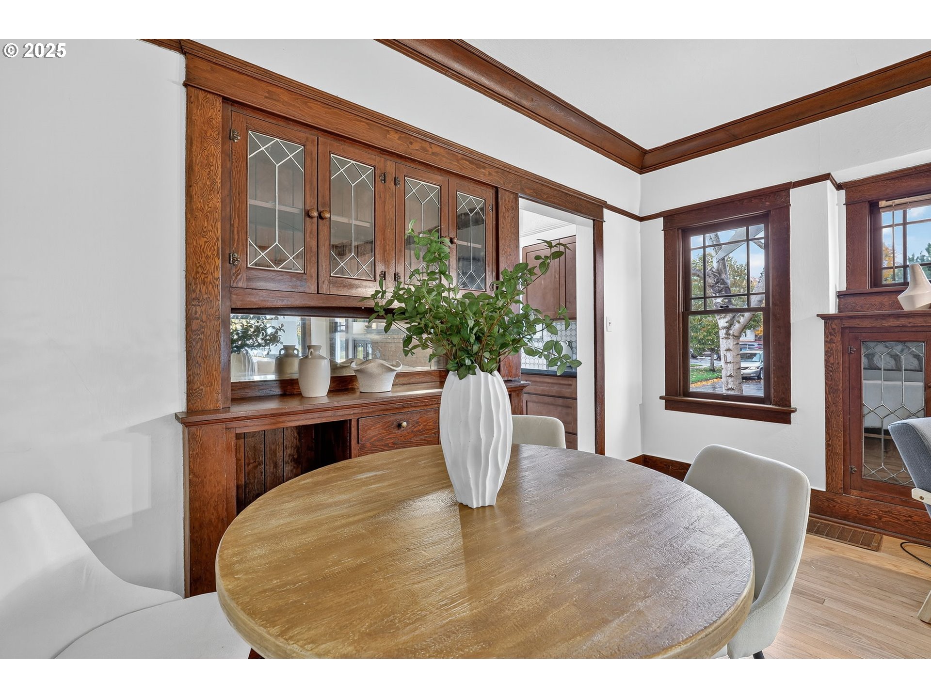 401 W 23RD ST