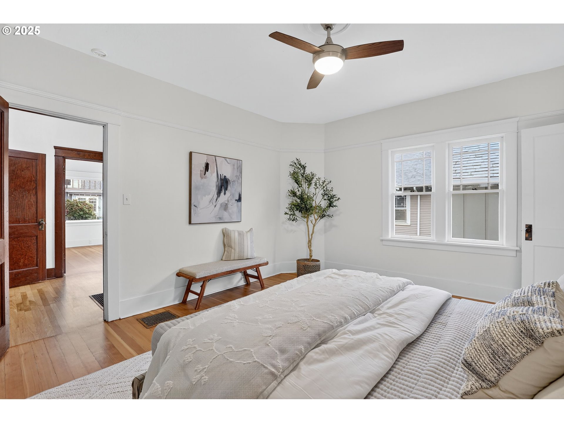 401 W 23RD ST