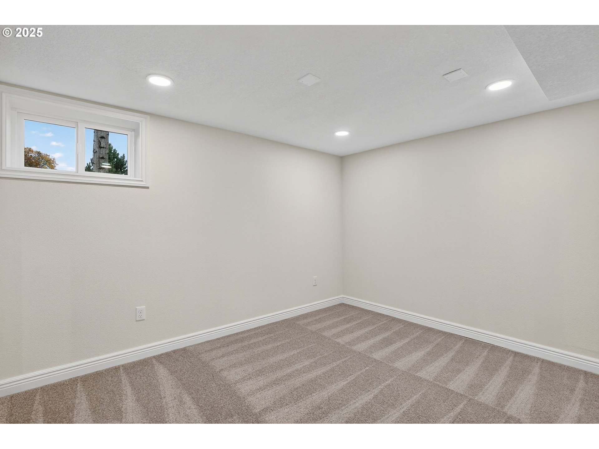 401 W 23RD ST