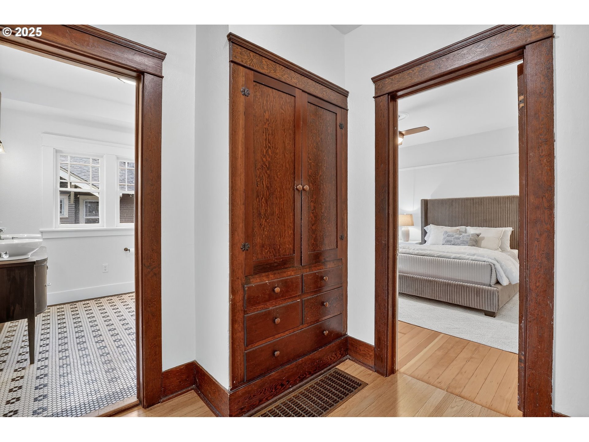 401 W 23RD ST
