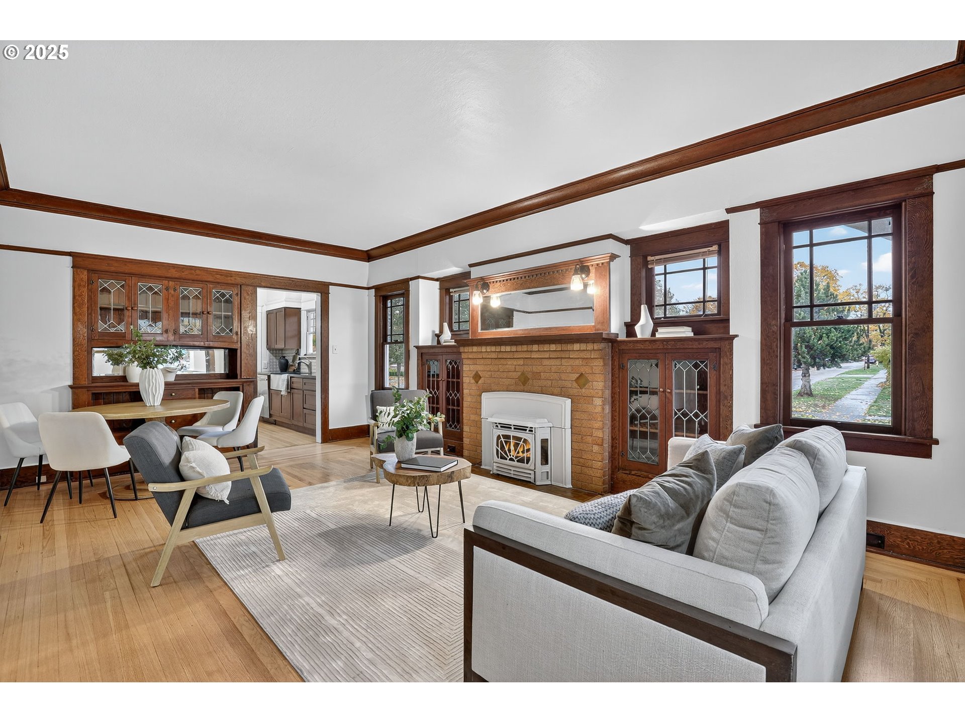 401 W 23RD ST