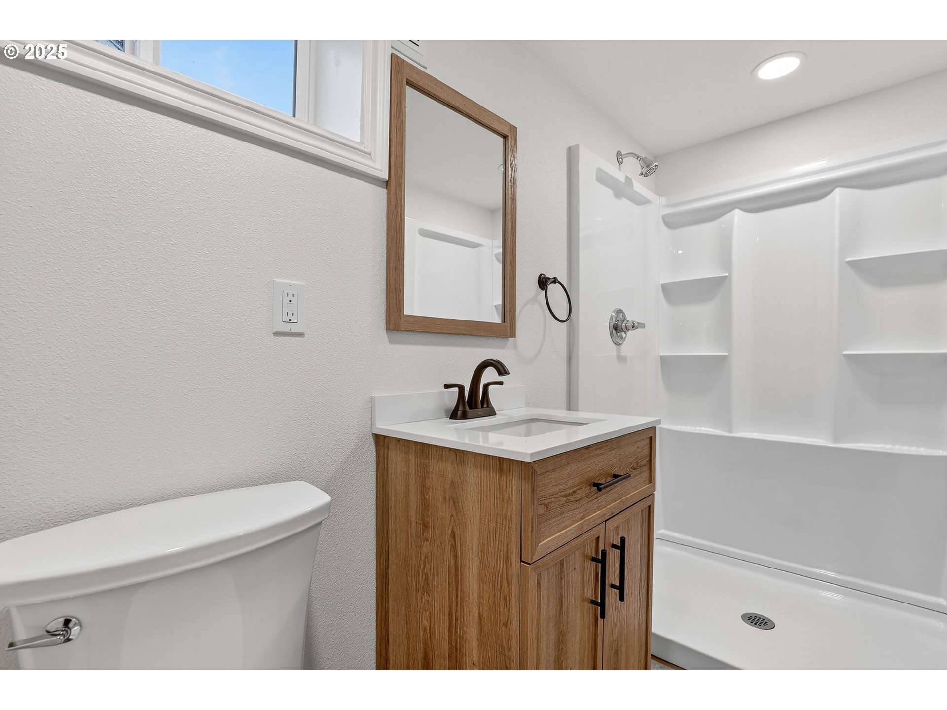 401 W 23RD ST