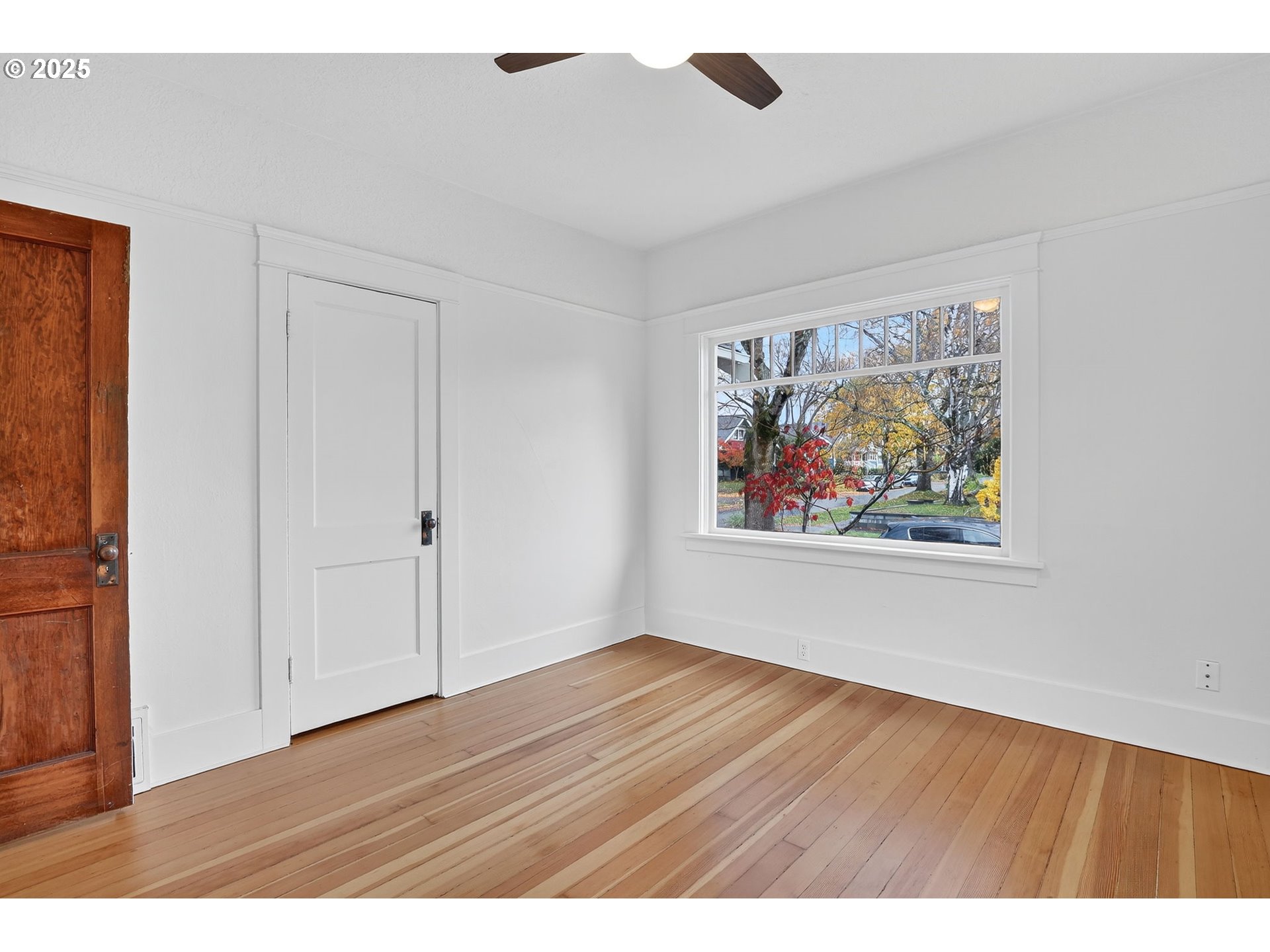 401 W 23RD ST