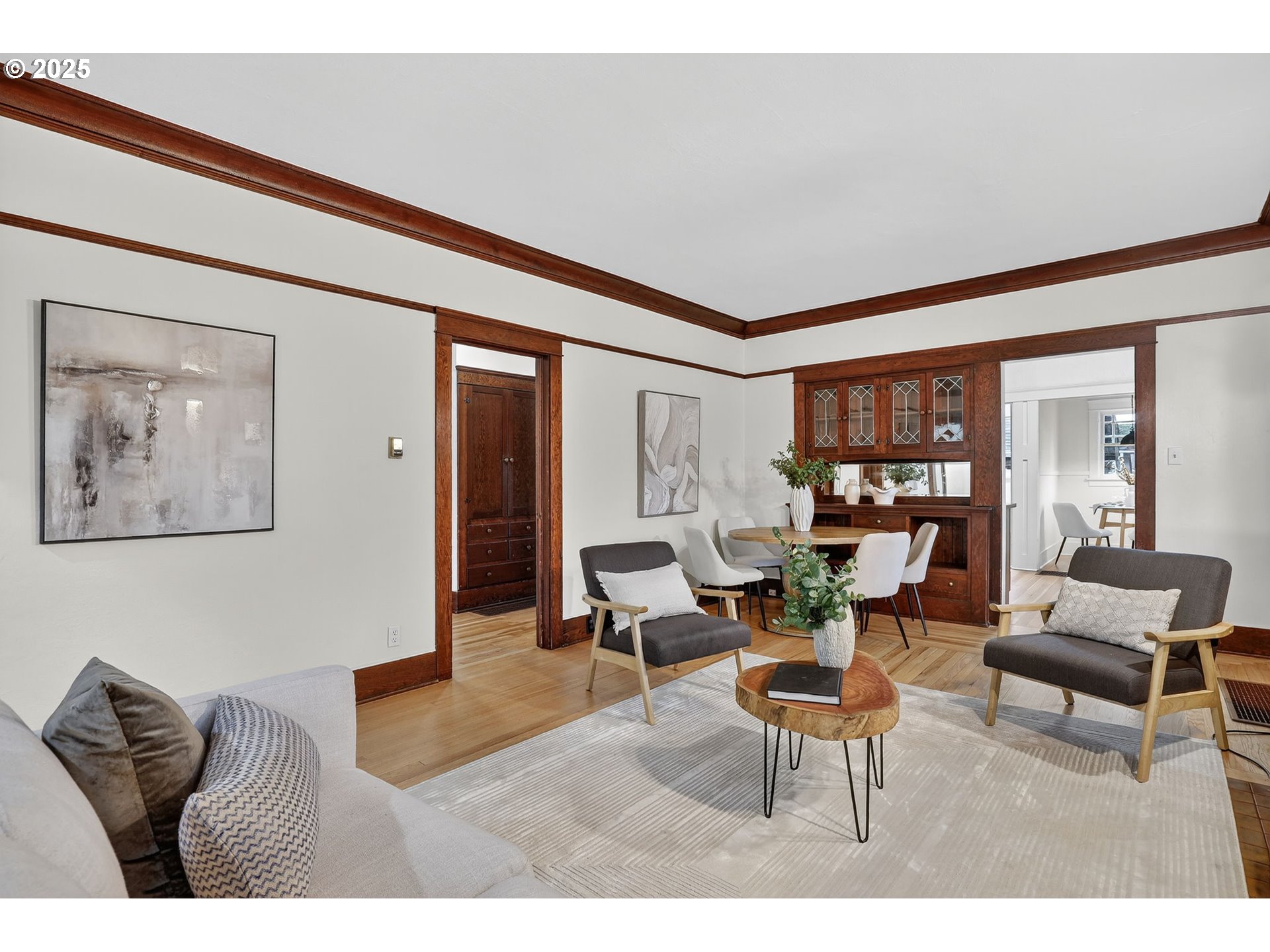 401 W 23RD ST