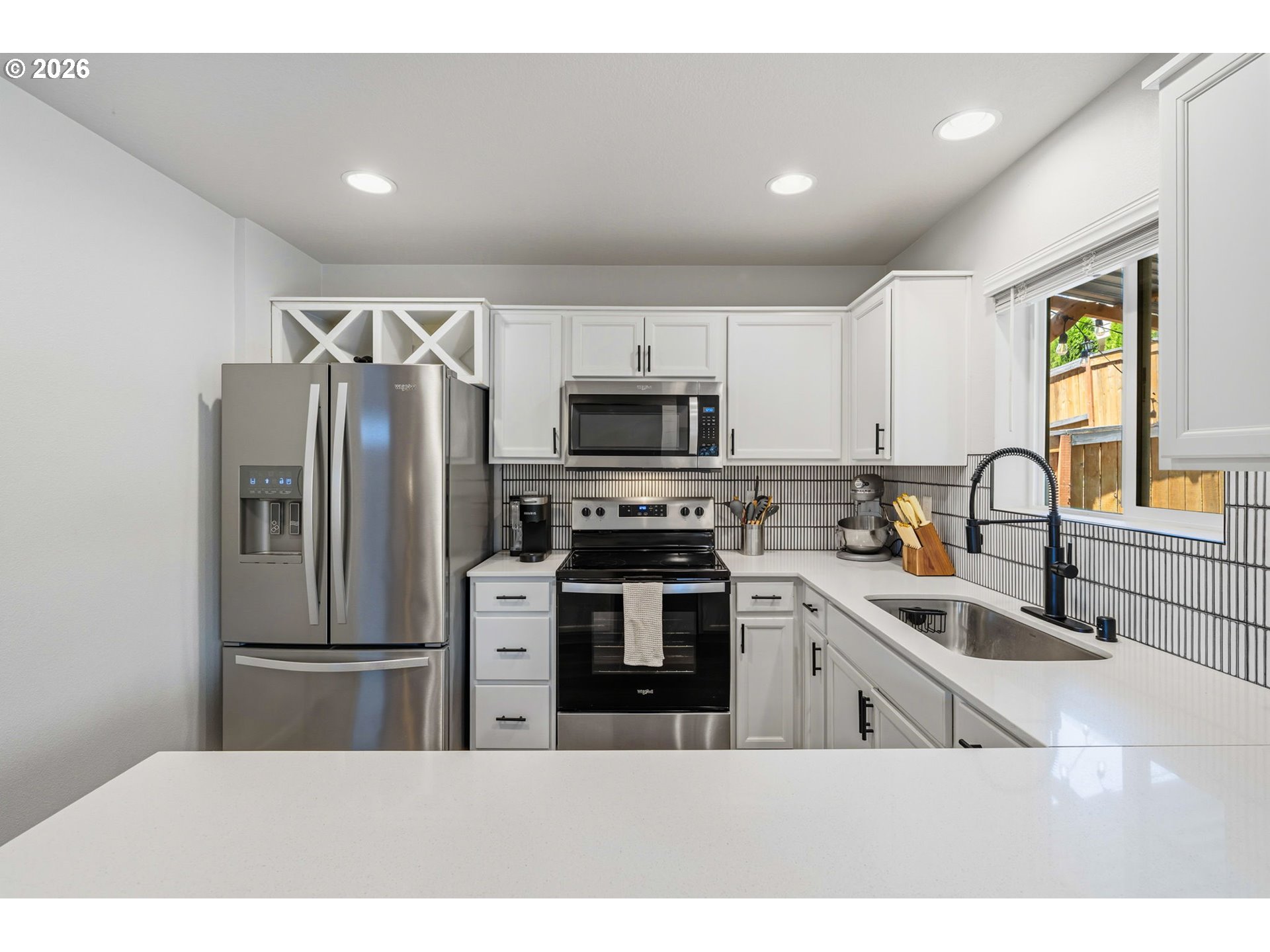 2100 S MEADOWLARK LOOP