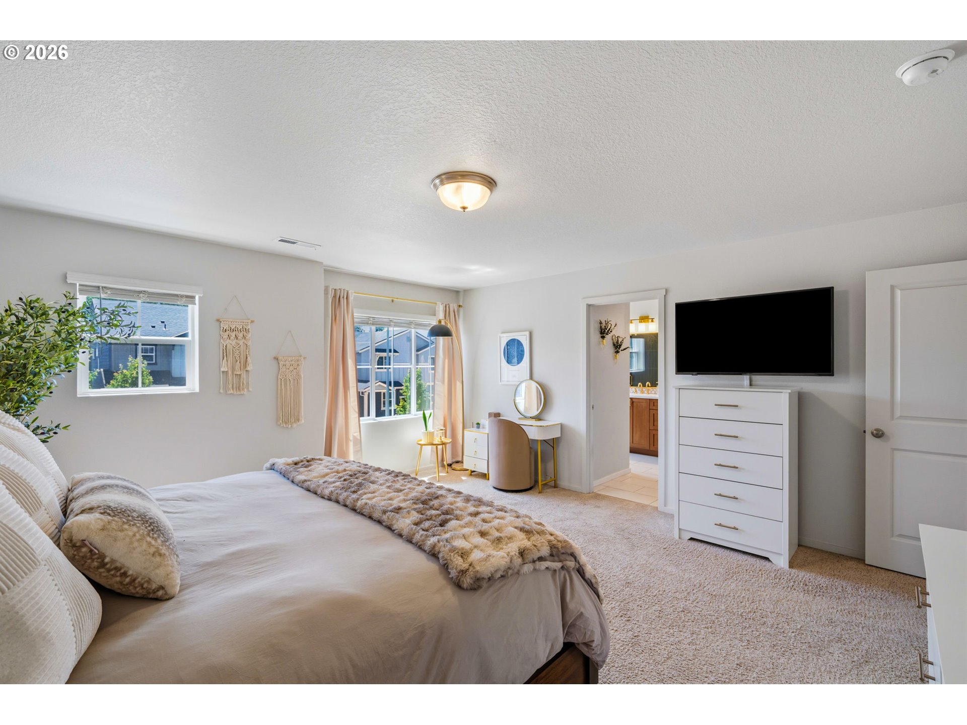2100 S MEADOWLARK LOOP