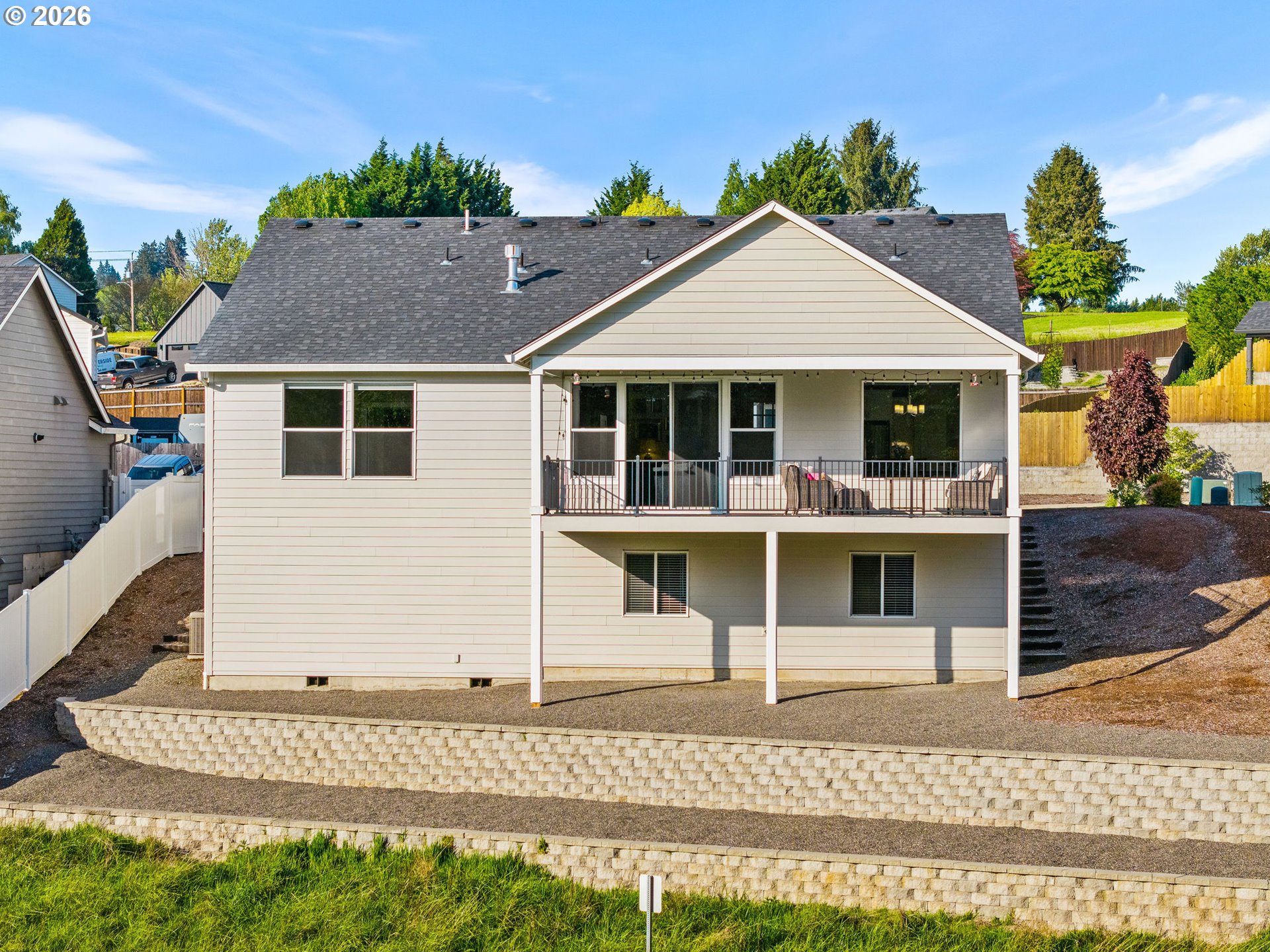 826 W GOLDEN EAGLE DR