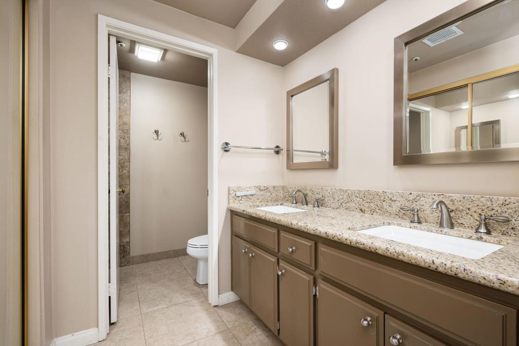 255 S Avenida Caballeros 111