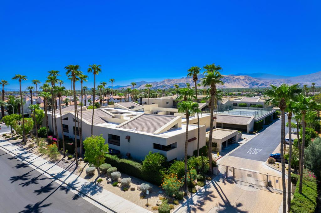 255 S Avenida Caballeros 111