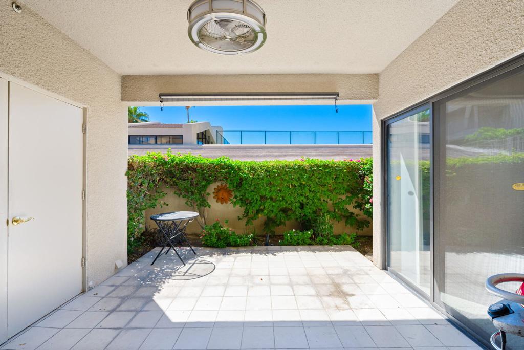 255 S Avenida Caballeros 111