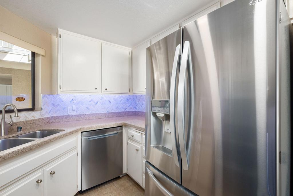 255 S Avenida Caballeros 111