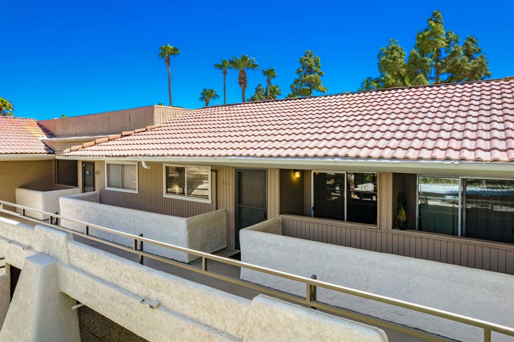 550 N Villa Court 205