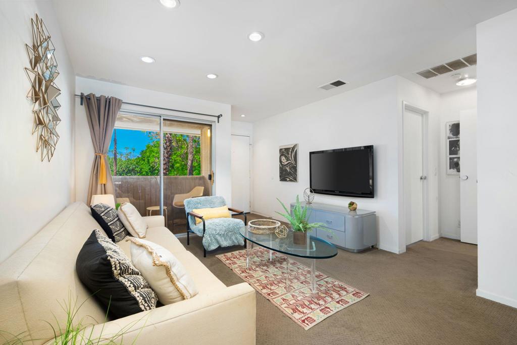 550 N Villa Court 205