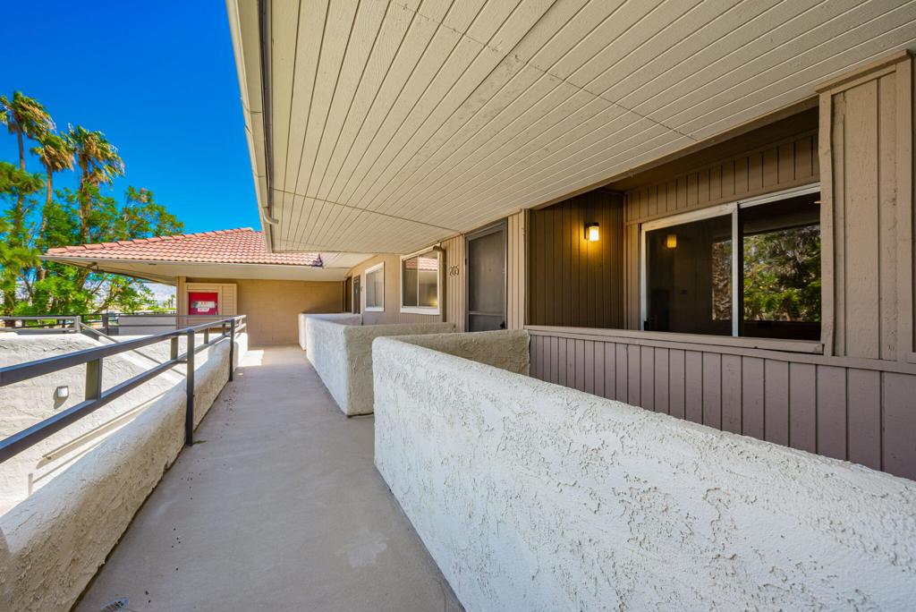 550 N Villa Court 205