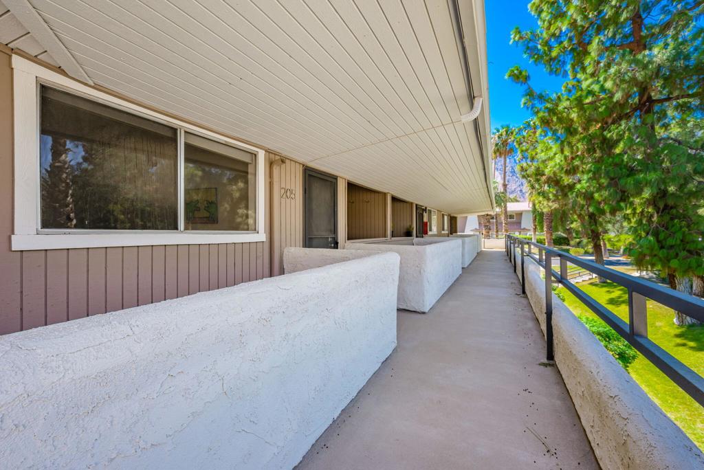 550 N Villa Court 205