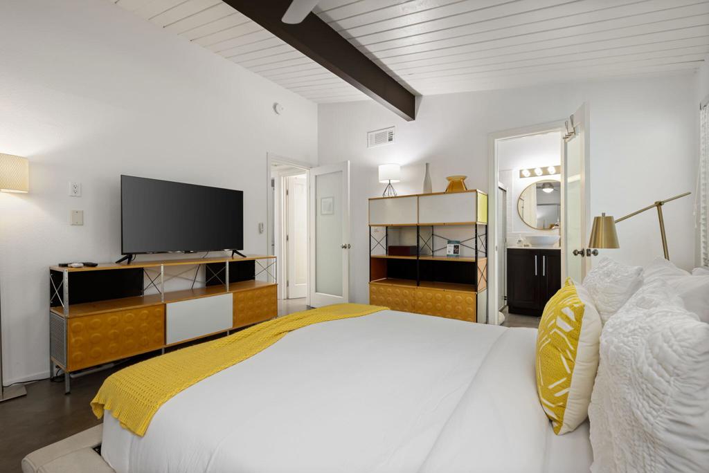 578 E Desert Willow Circle