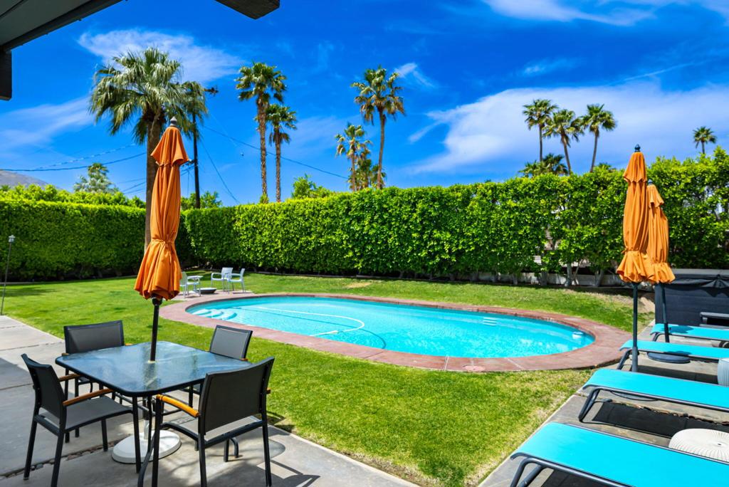 578 E Desert Willow Circle