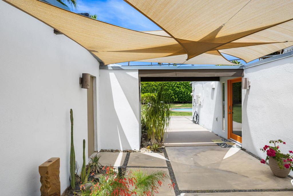 578 E Desert Willow Circle