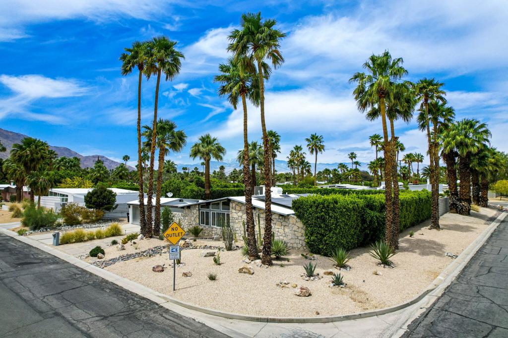 578 E Desert Willow Circle