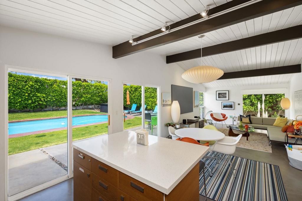 578 E Desert Willow Circle