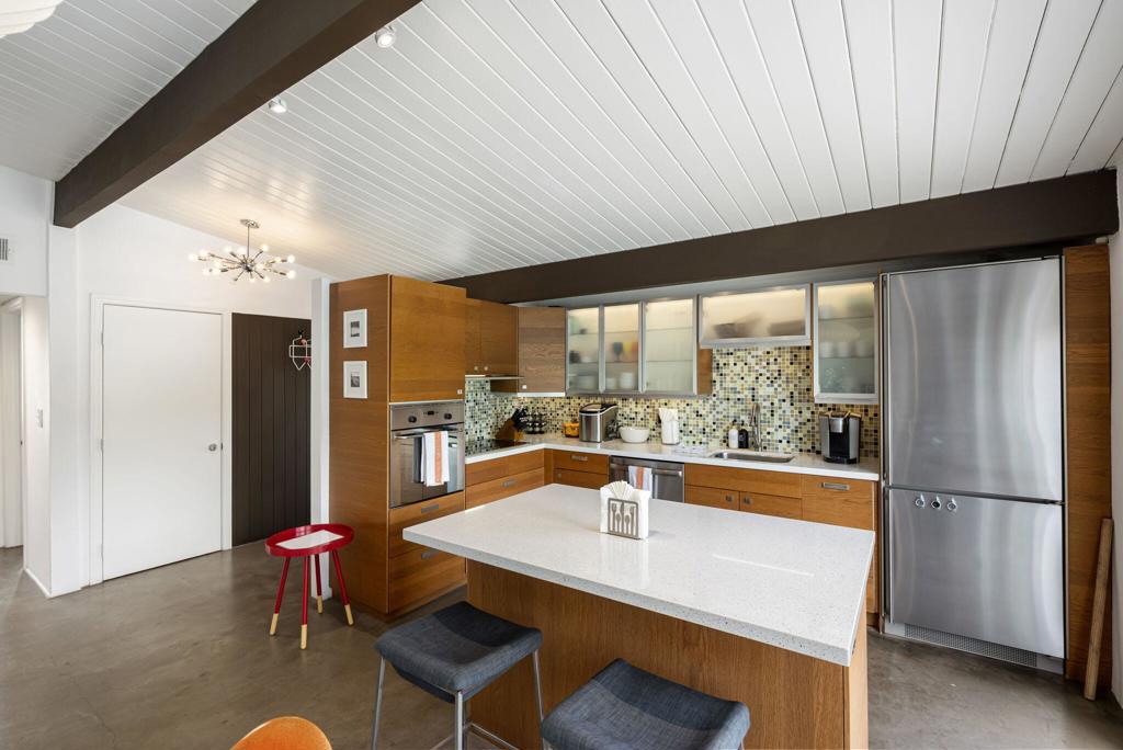 578 E Desert Willow Circle