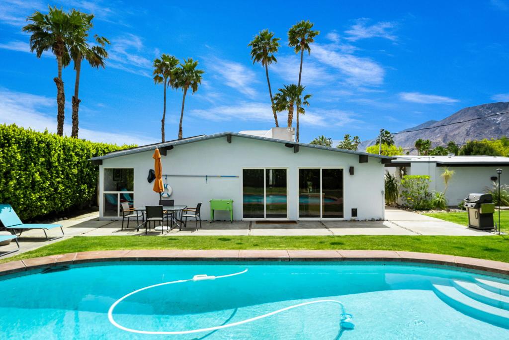 578 E Desert Willow Circle