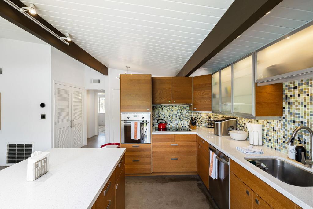 578 E Desert Willow Circle