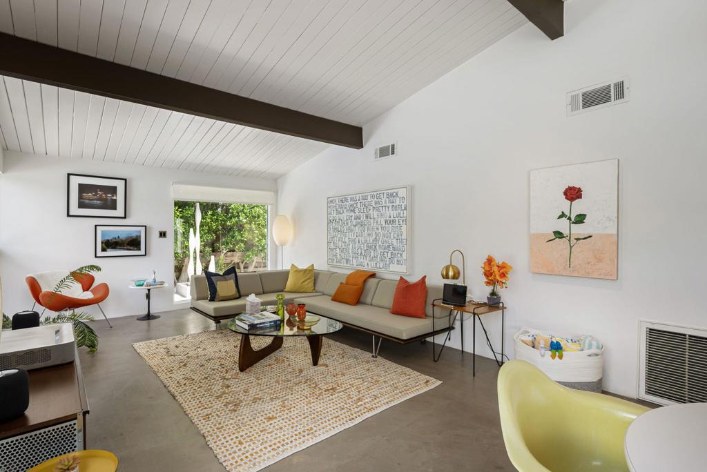 578 E Desert Willow Circle