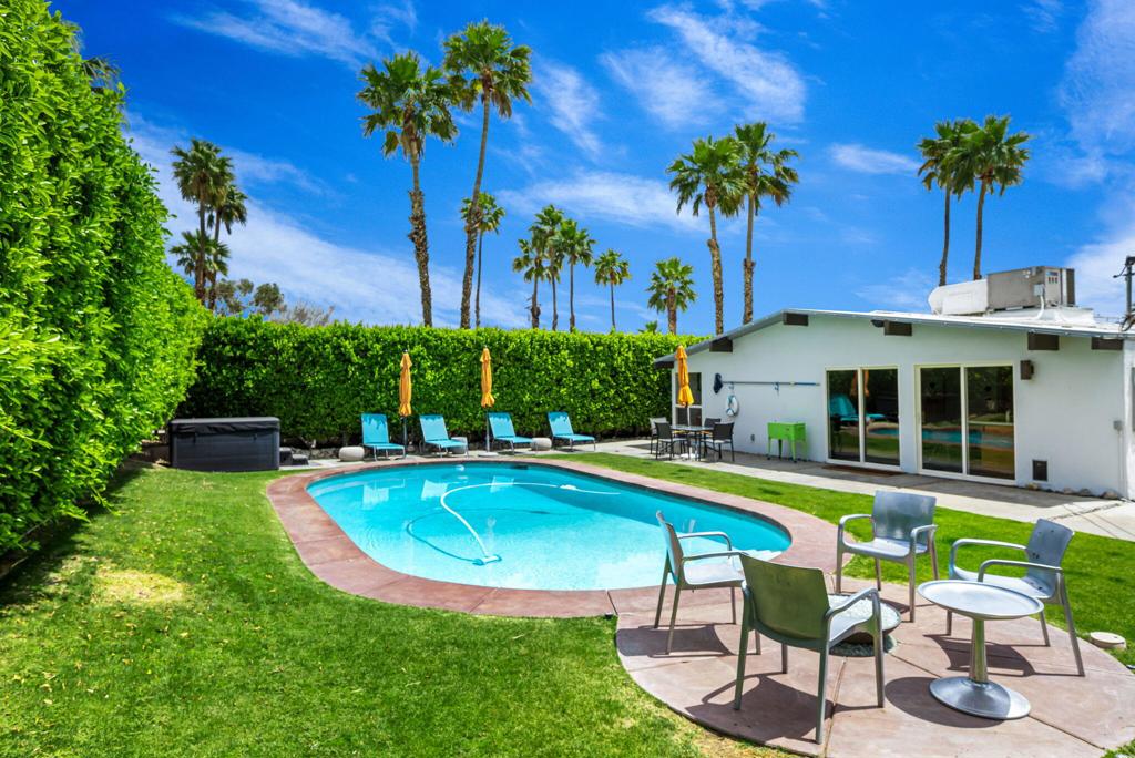 578 E Desert Willow Circle