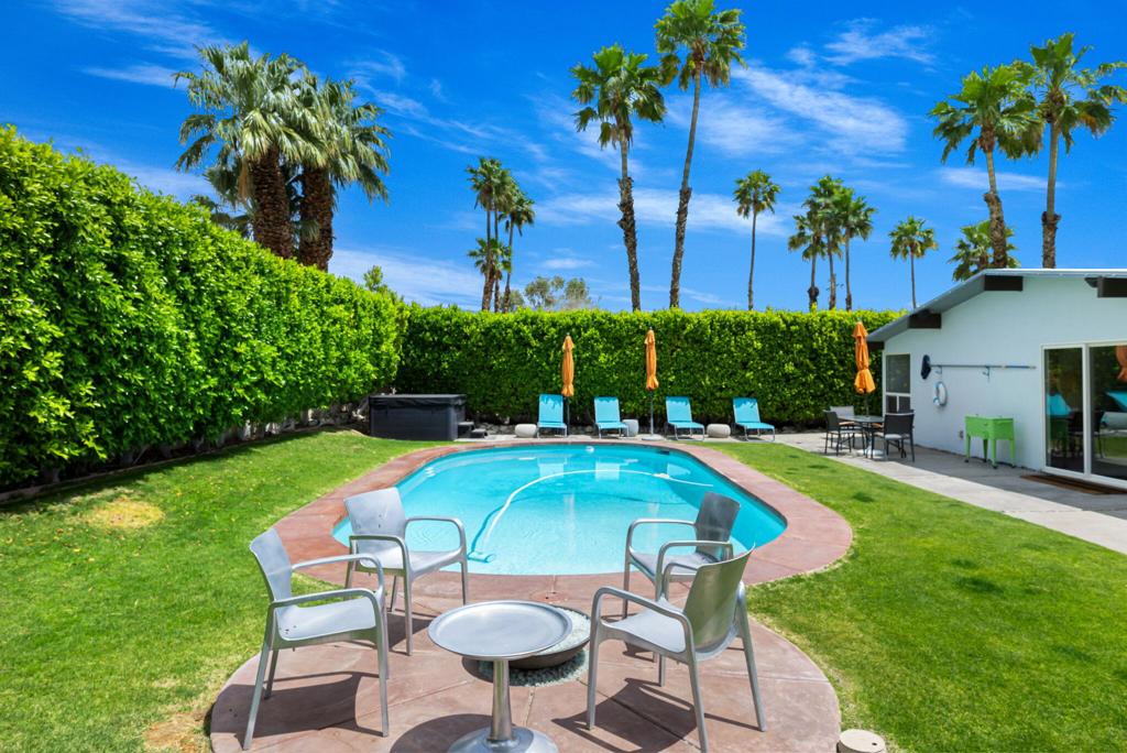 578 E Desert Willow Circle