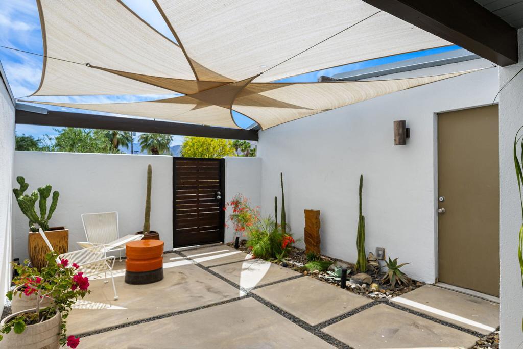 578 E Desert Willow Circle