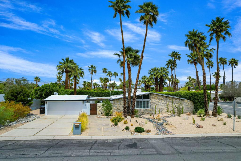 578 E Desert Willow Circle