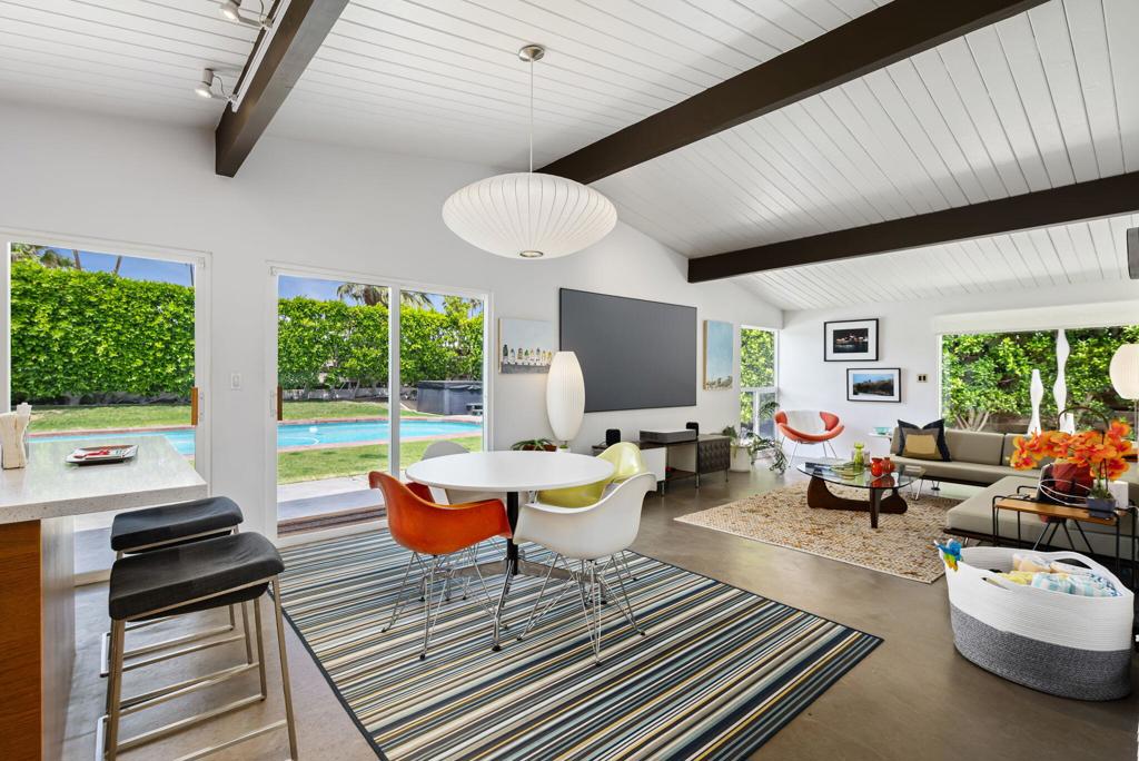 578 E Desert Willow Circle