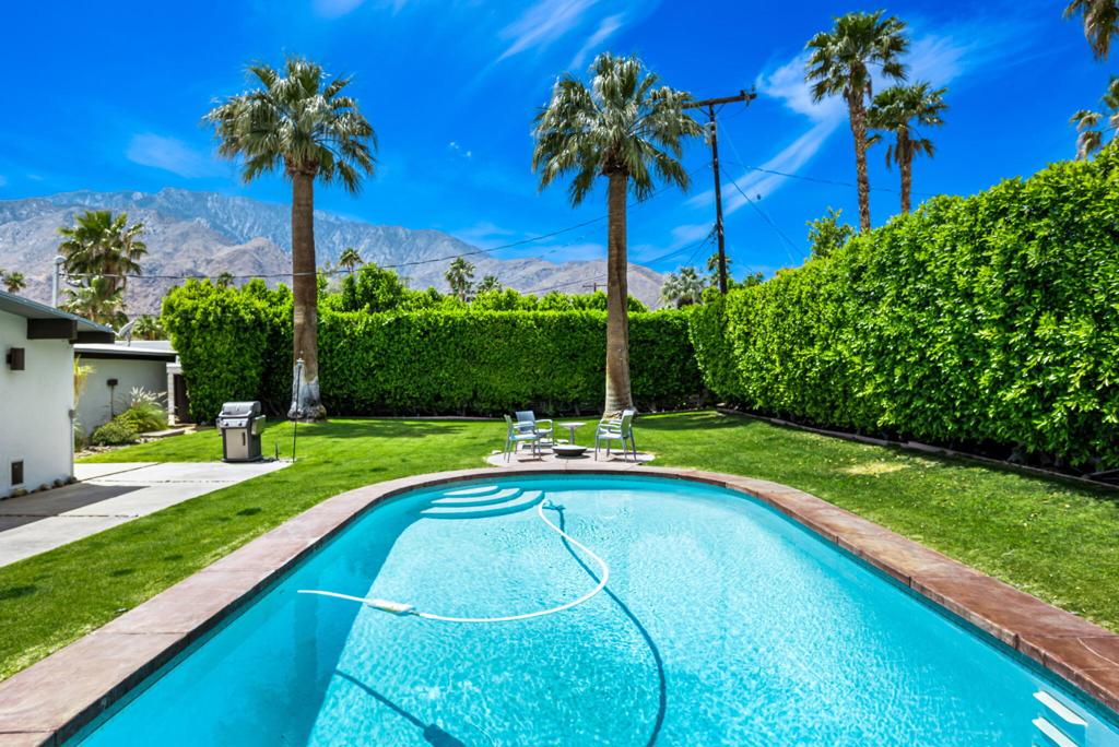 578 E Desert Willow Circle