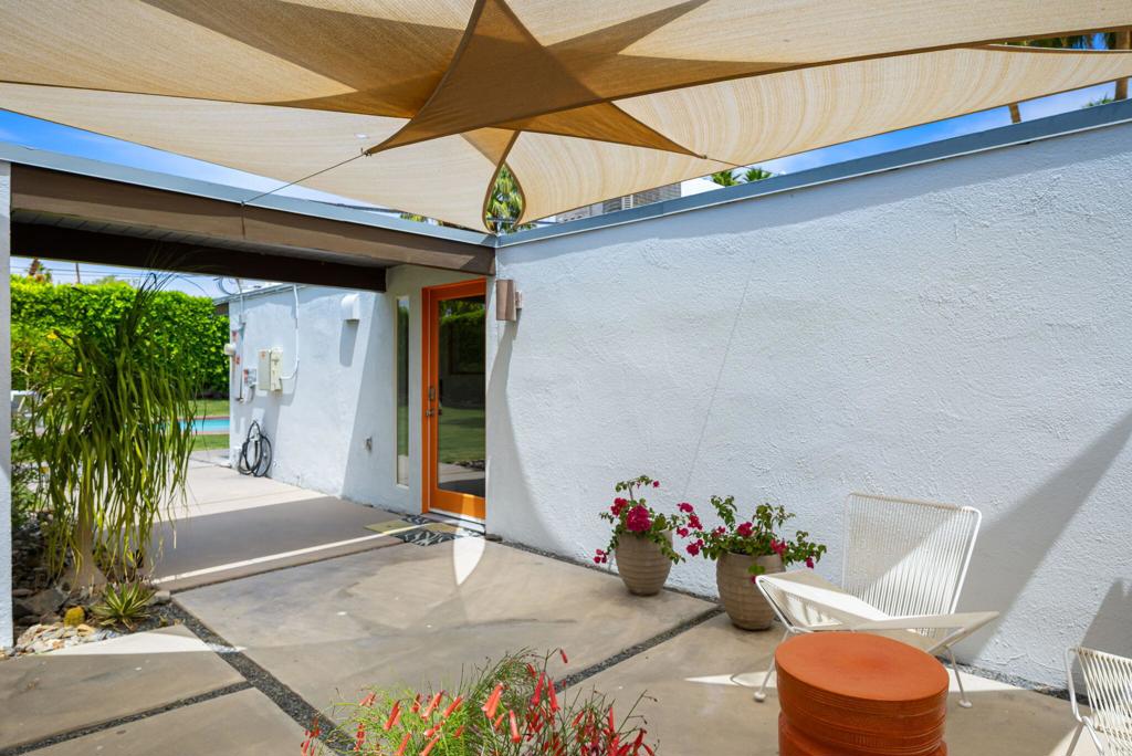 578 E Desert Willow Circle