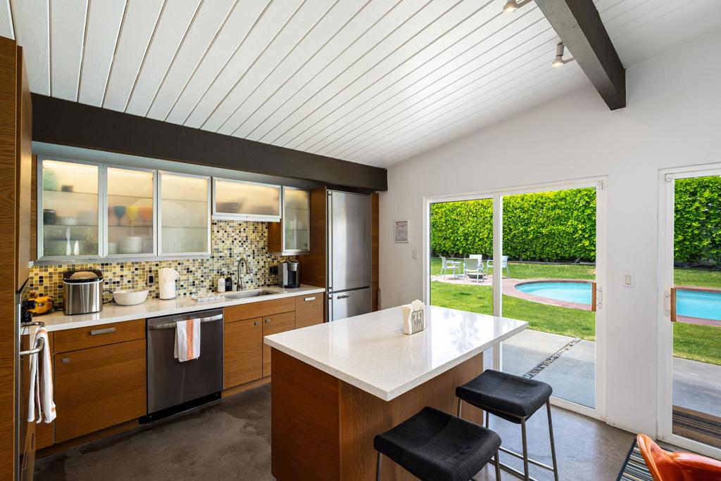 578 E Desert Willow Circle