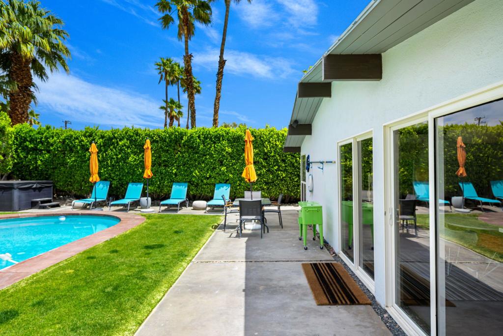 578 E Desert Willow Circle