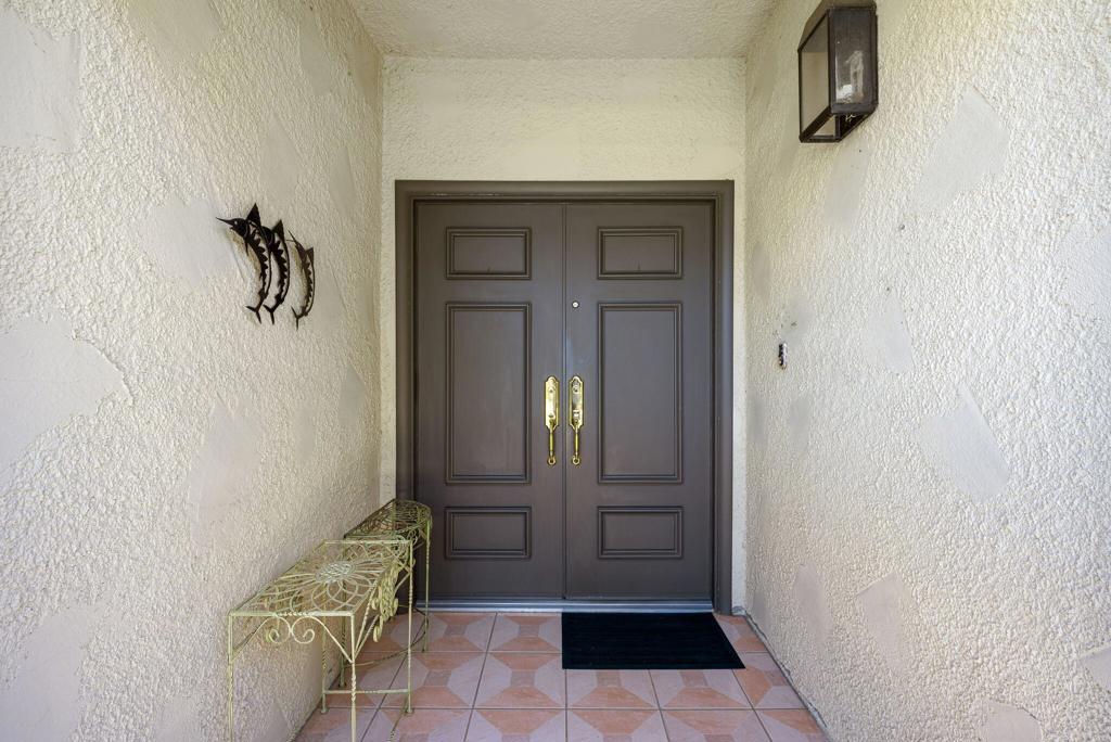 2411 S Oakcrest Drive