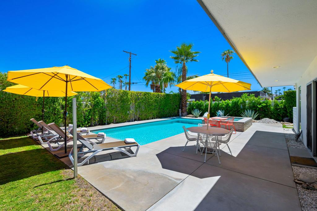 1965 E Mcmanus Drive