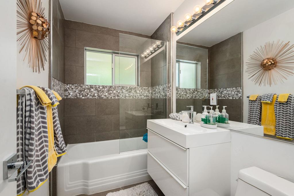 1965 E Mcmanus Drive