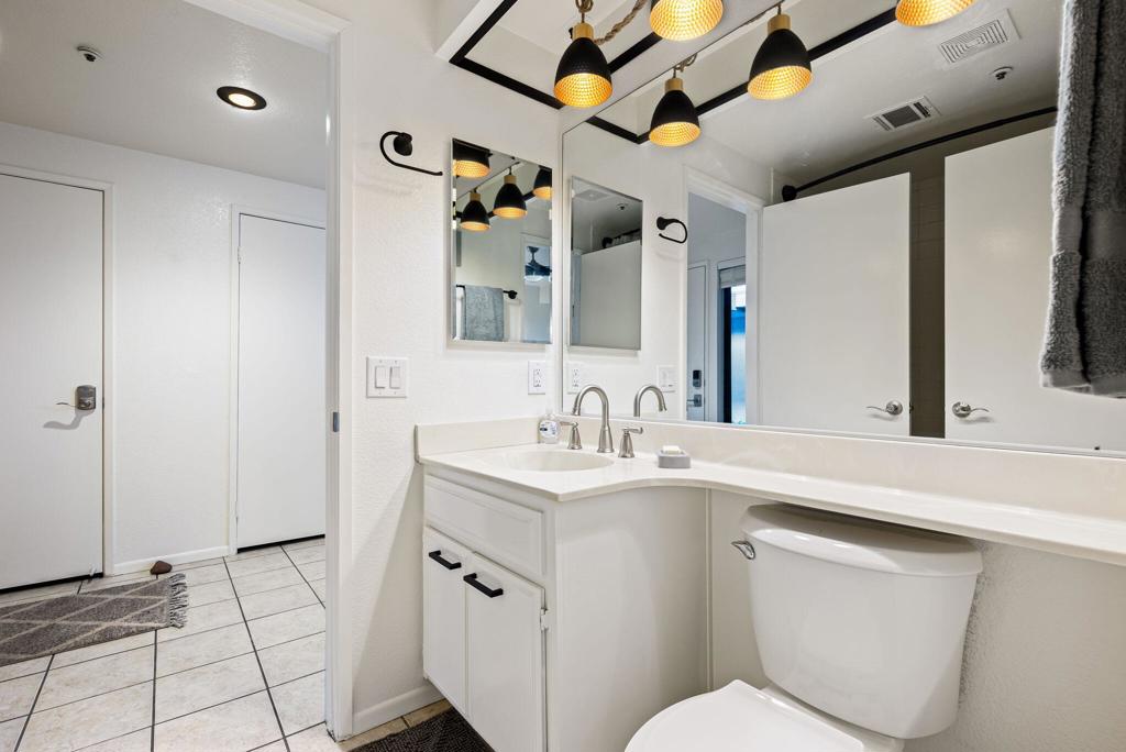 255 S Avenida Caballeros 302