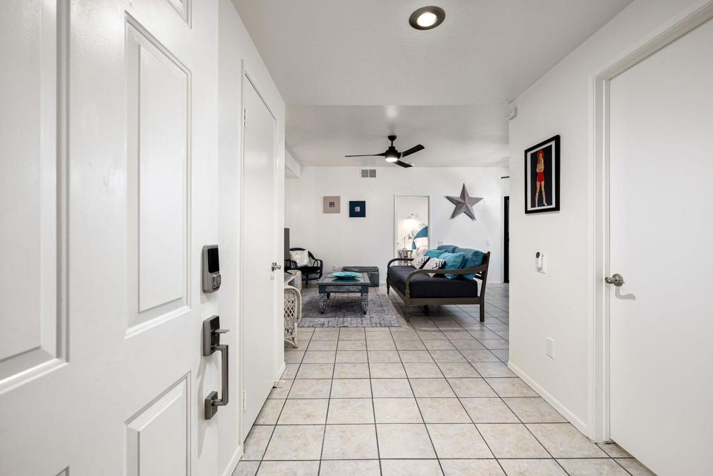 255 S Avenida Caballeros 302