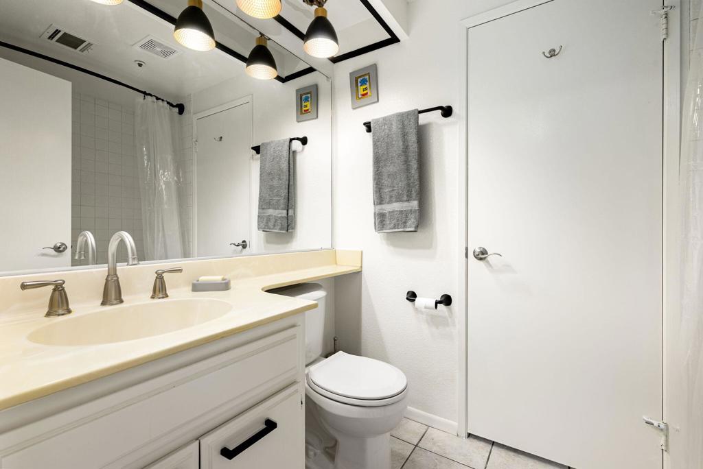 255 S Avenida Caballeros 302