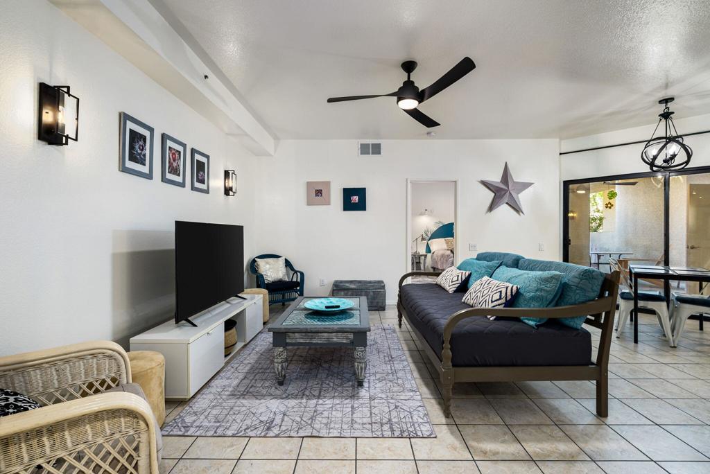 255 S Avenida Caballeros 302