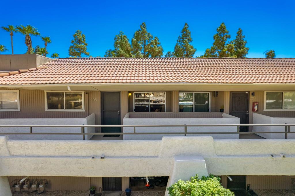 550 N Villa Court 205