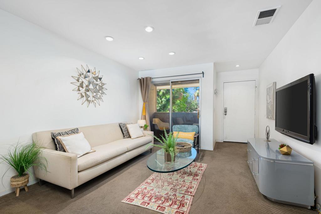 550 N Villa Court 205