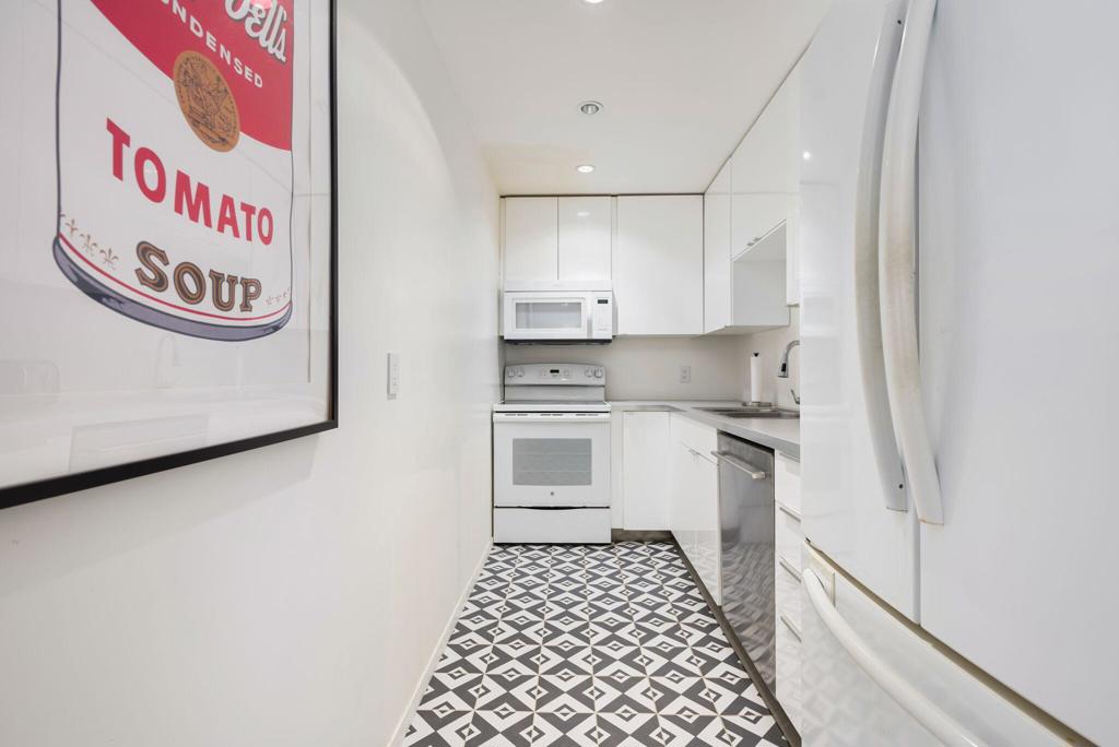 550 N Villa Court 205