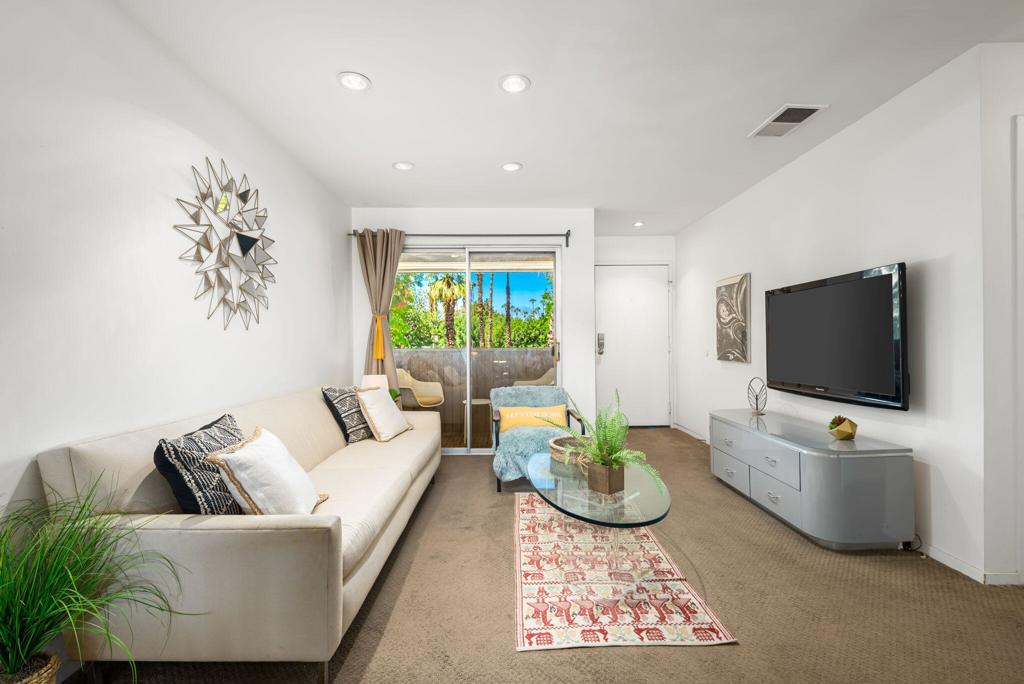 550 N Villa Court 205